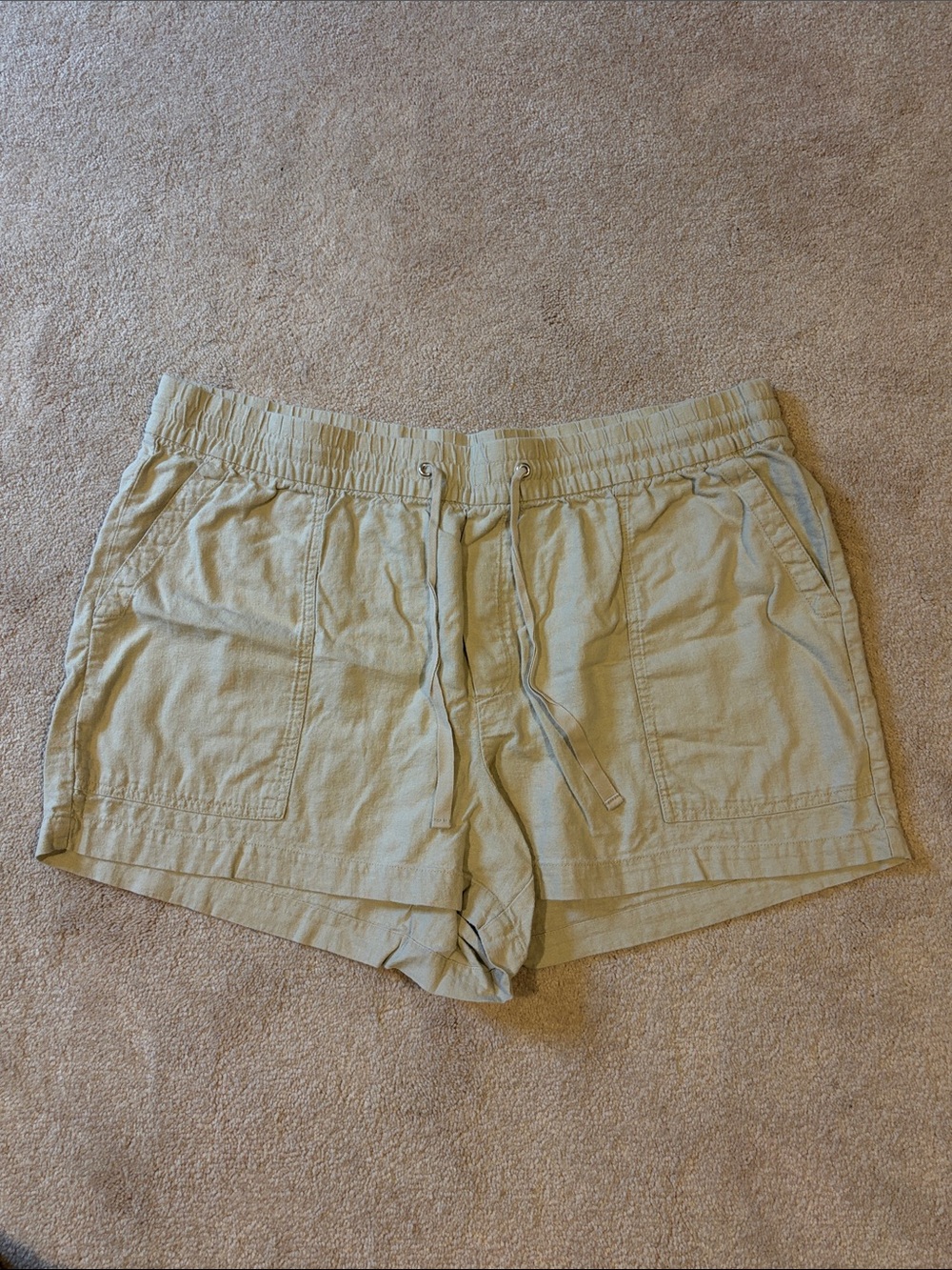 GAP Women's tan drawstring linen shorts